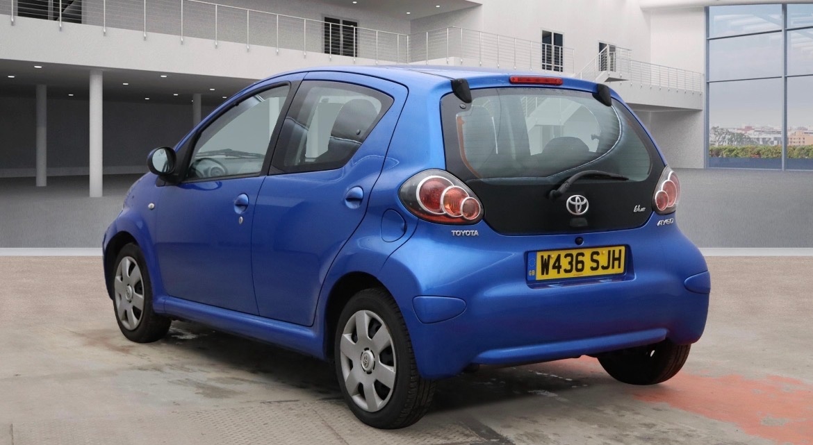 Used Toyota AYGO 2010 for sale - 77168120: Photo 2