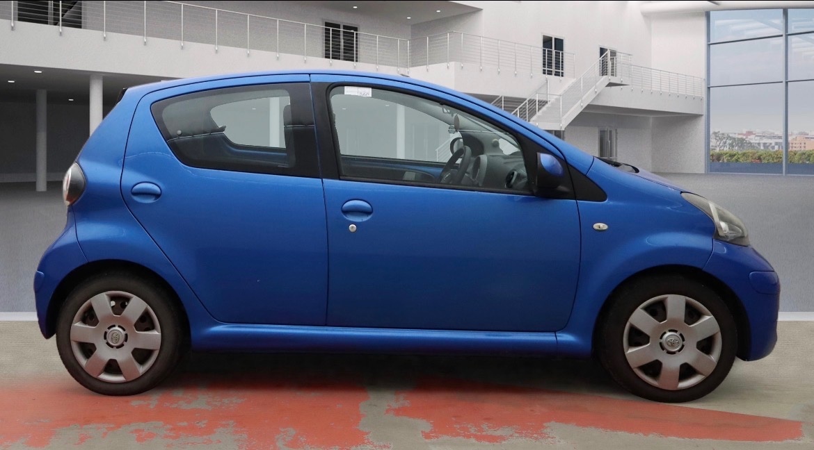 Used Toyota AYGO 2010 for sale - 77168120: Photo 6