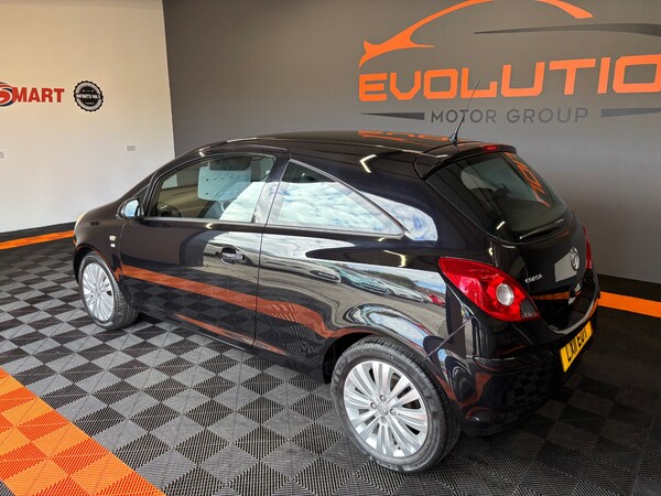 Used Vauxhall Corsa 2011 for sale - 75476303: Photo 2
