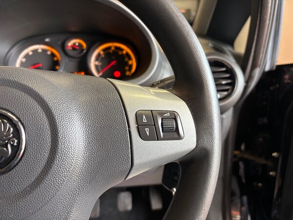 Used Vauxhall Corsa 2011 for sale - 75476303: Photo 51