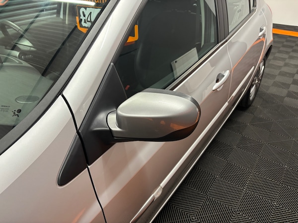 Used Renault Clio 2012 for sale - 75300217: Photo 14