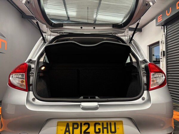 Used Renault Clio 2012 for sale - 75300217: Photo 35