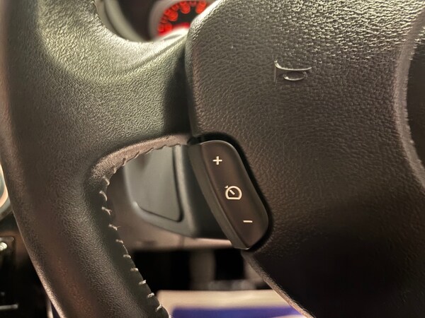 Used Renault Clio 2012 for sale - 75300217: Photo 55
