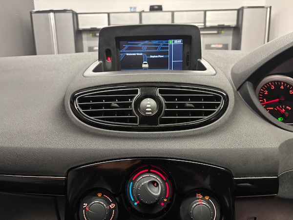 Used Renault Clio 2012 for sale - 75300217: Photo 60