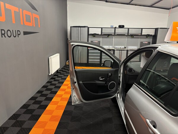 Used Renault Clio 2012 for sale - 75300217: Photo 65