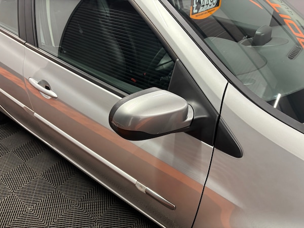 Used Renault Clio 2012 for sale - 75300217: Photo 9