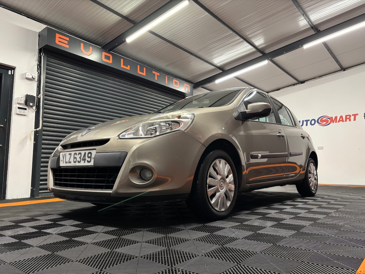 Used Renault Clio 2010 for sale - 77482247: Photo 17