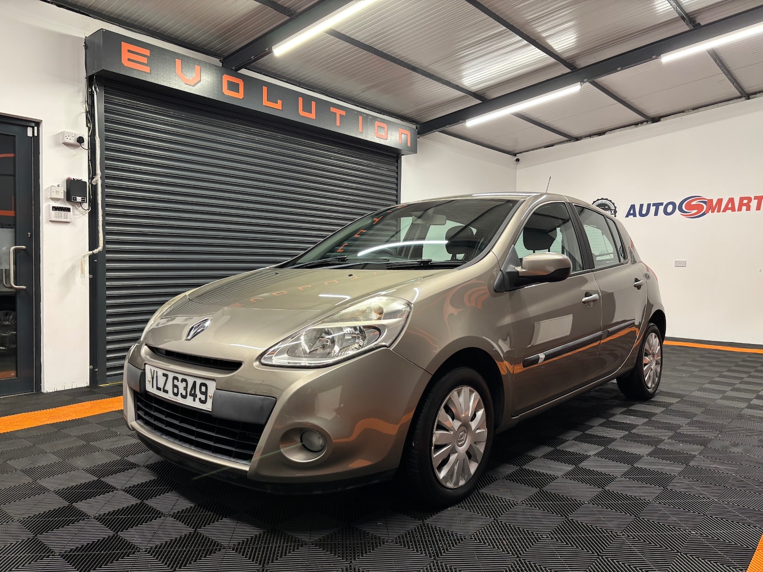 Used Renault Clio 2010 for sale - 77482247: Photo 18