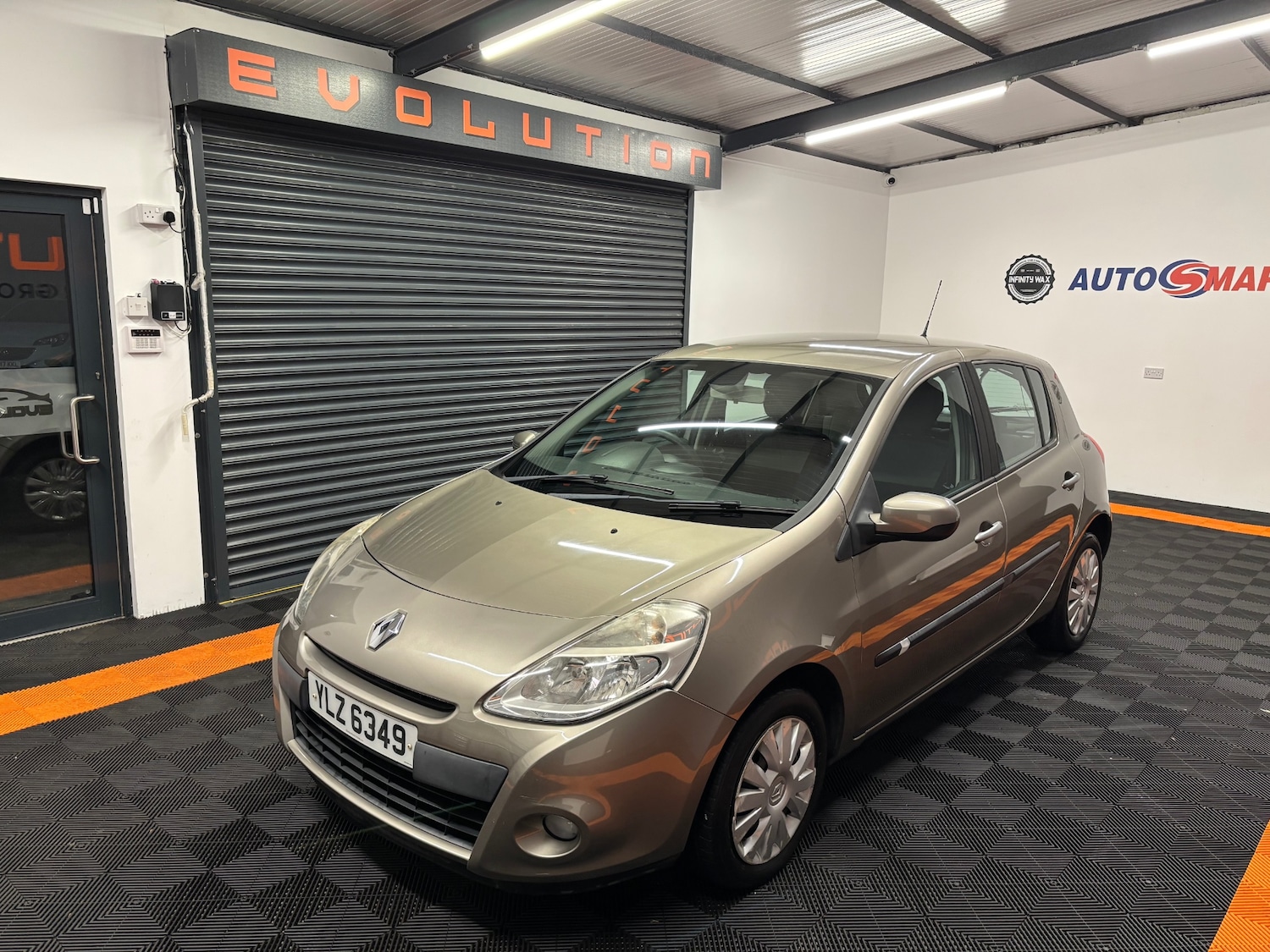 Used Renault Clio 2010 for sale - 77482247: Photo 19