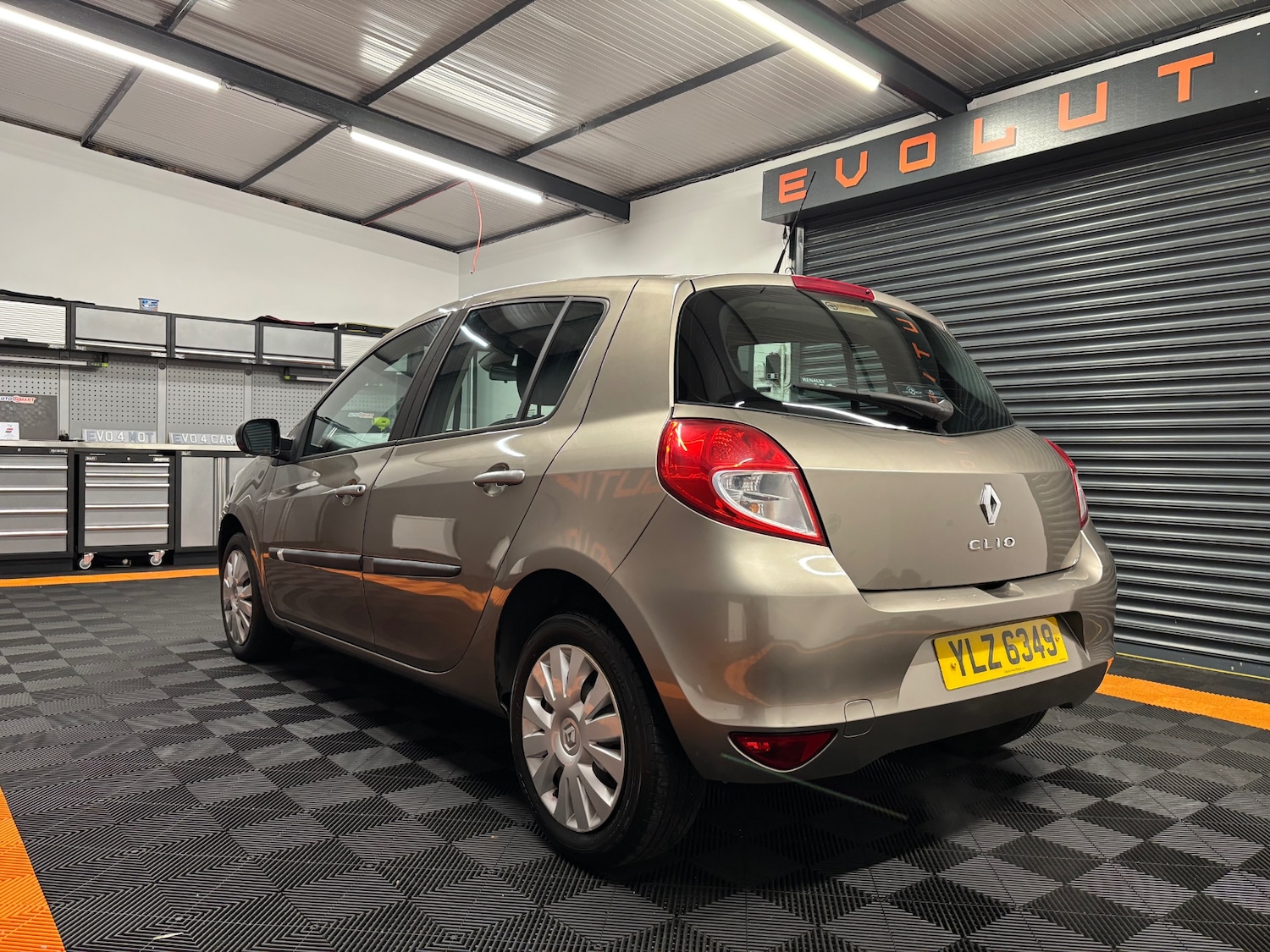 Used Renault Clio 2010 for sale - 77482247: Photo 24