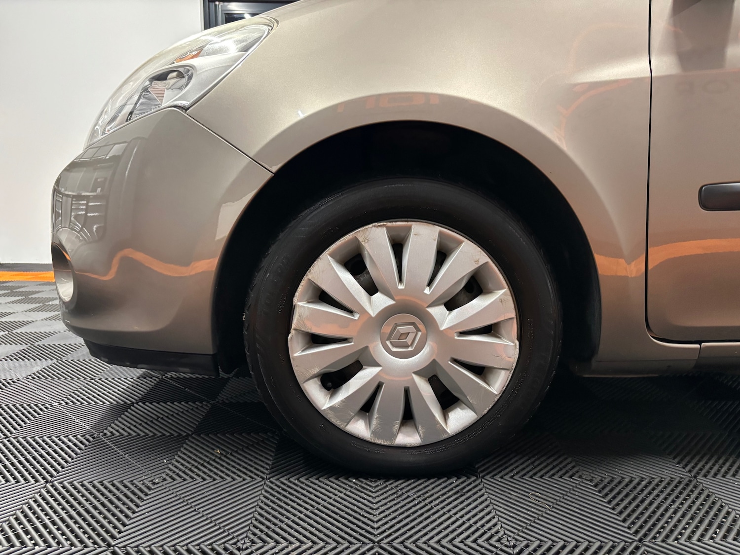 Used Renault Clio 2010 for sale - 77482247: Photo 28