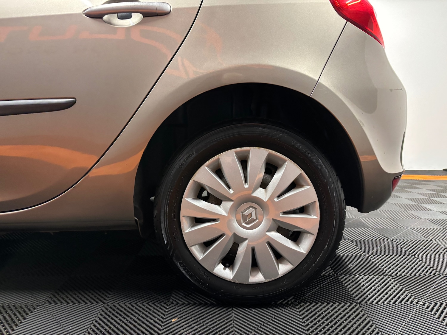 Used Renault Clio 2010 for sale - 77482247: Photo 29