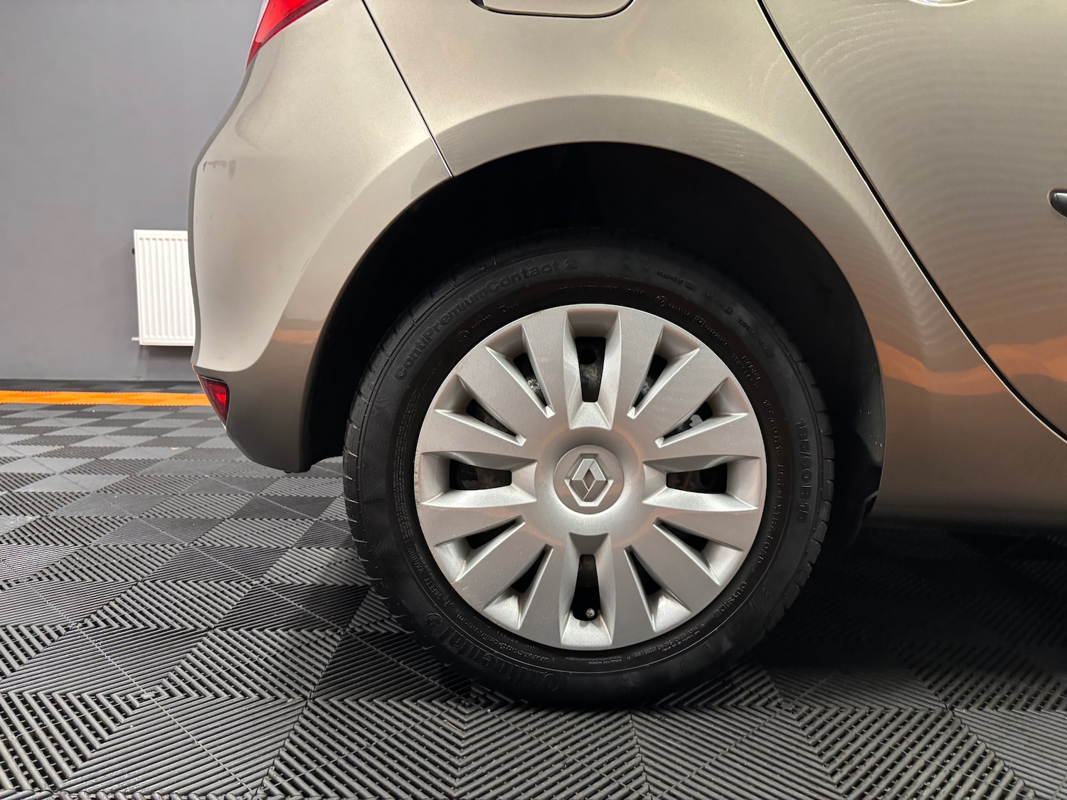 Used Renault Clio 2010 for sale - 77482247: Photo 31