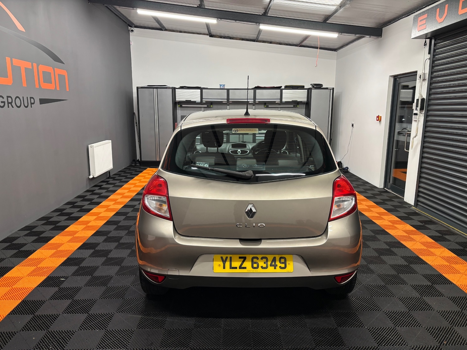 Used Renault Clio 2010 for sale - 77482247: Photo 32