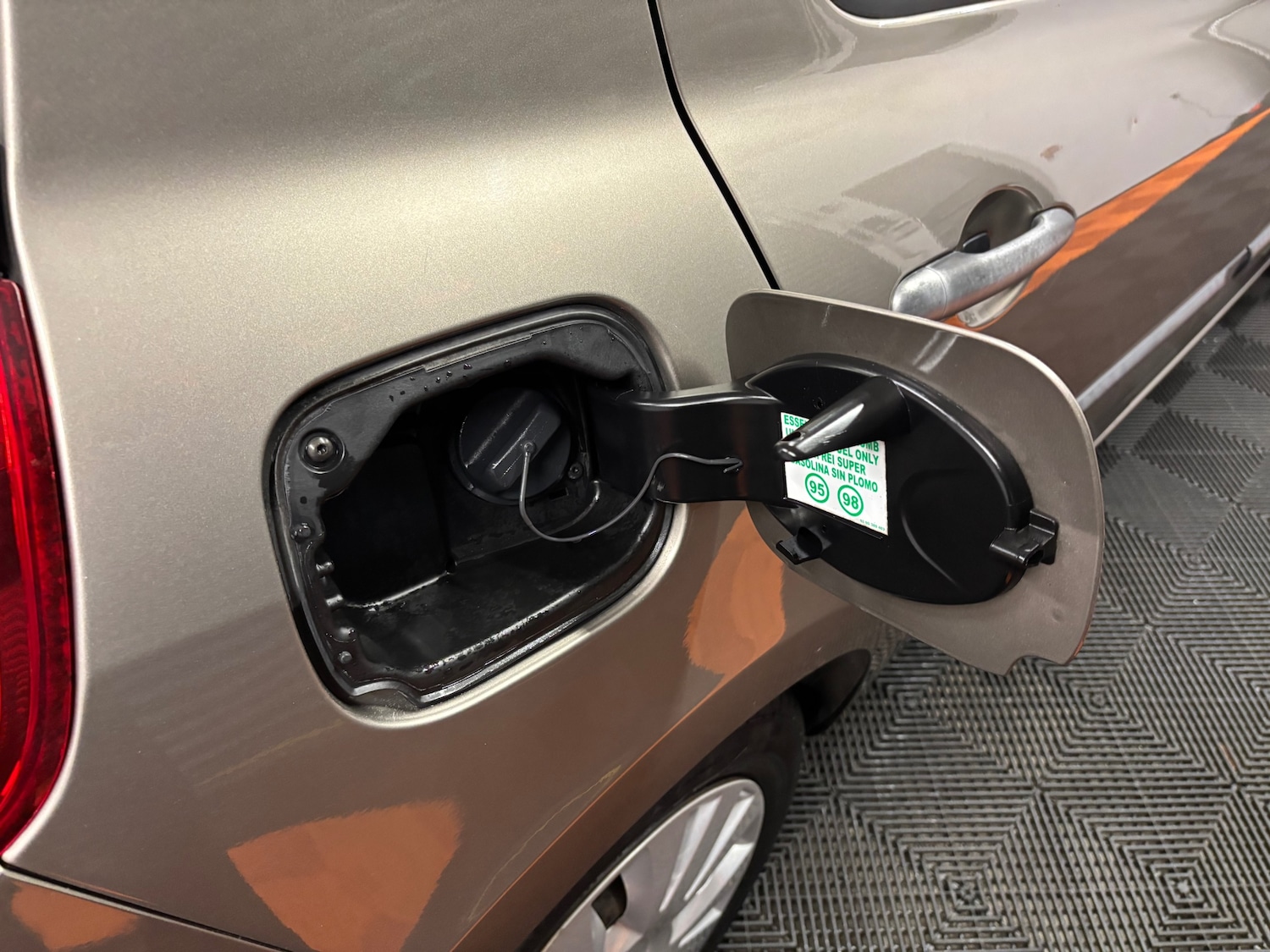 Used Renault Clio 2010 for sale - 77482247: Photo 35