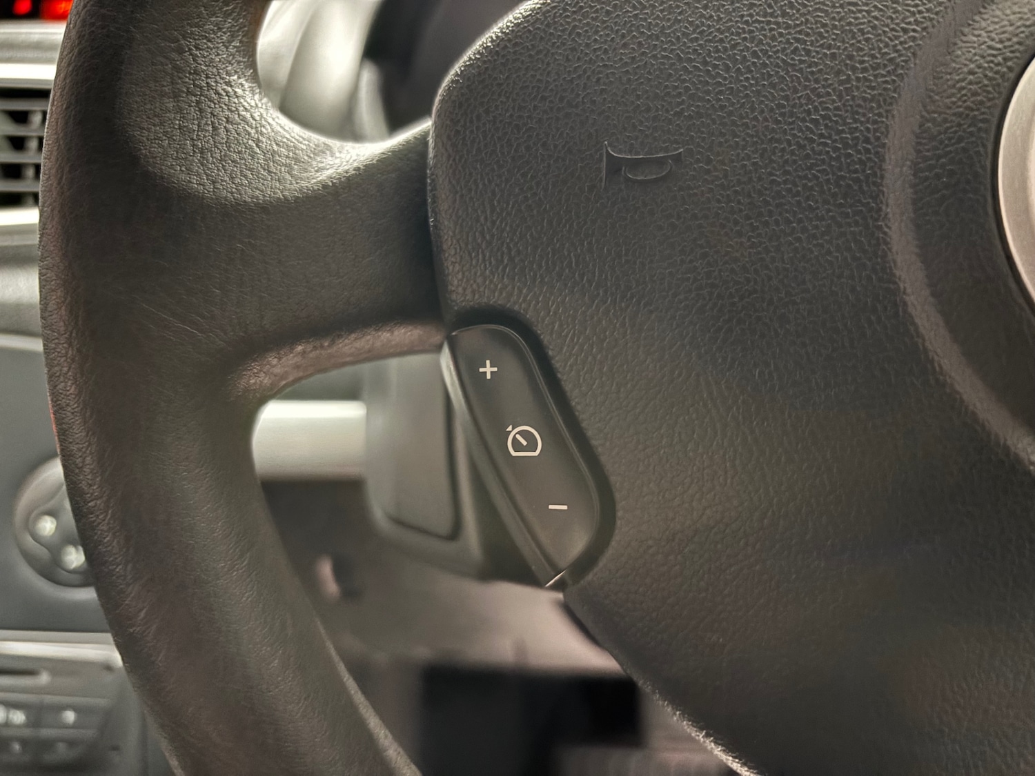 Used Renault Clio 2010 for sale - 77482247: Photo 46