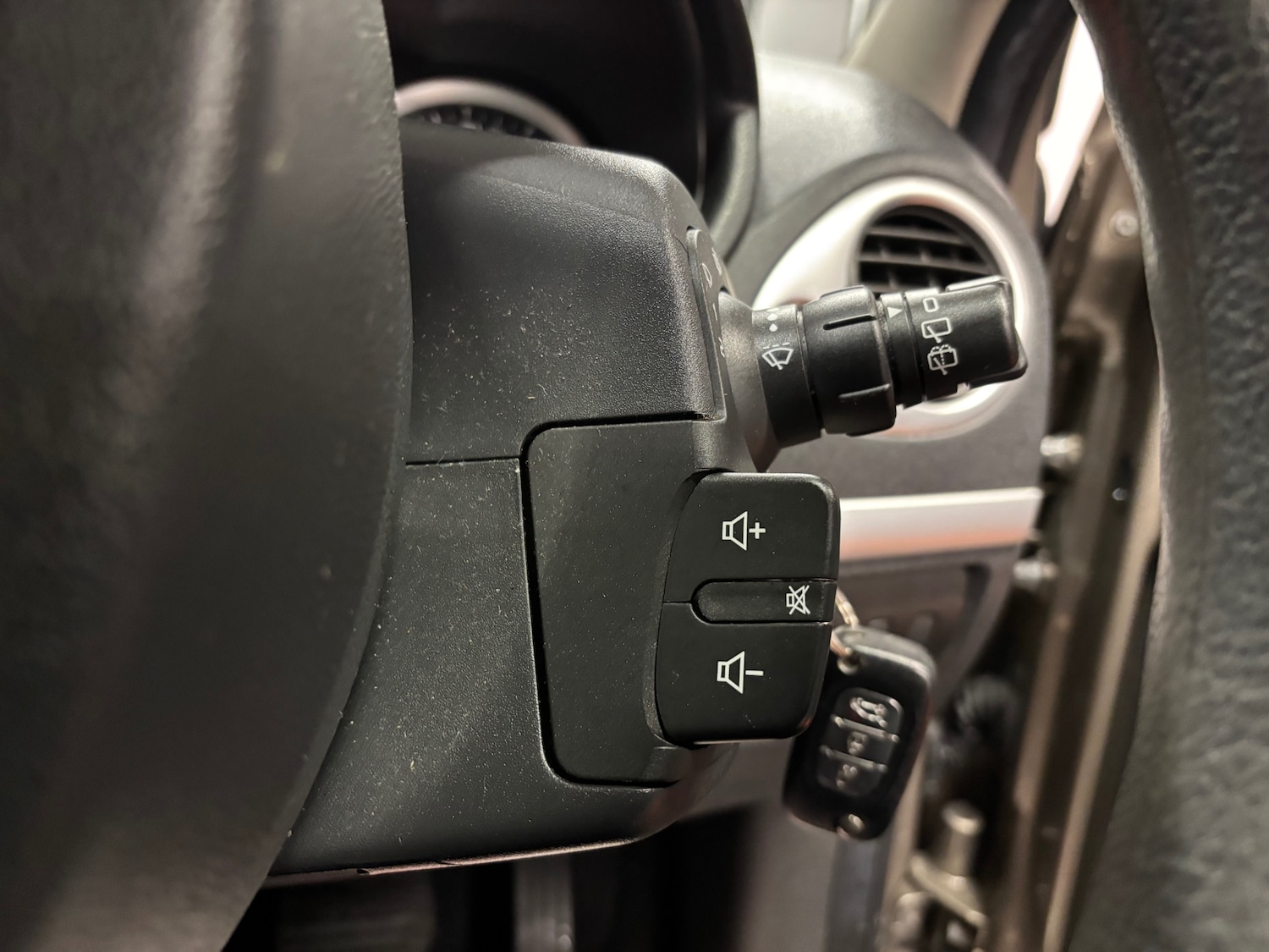 Used Renault Clio 2010 for sale - 77482247: Photo 47