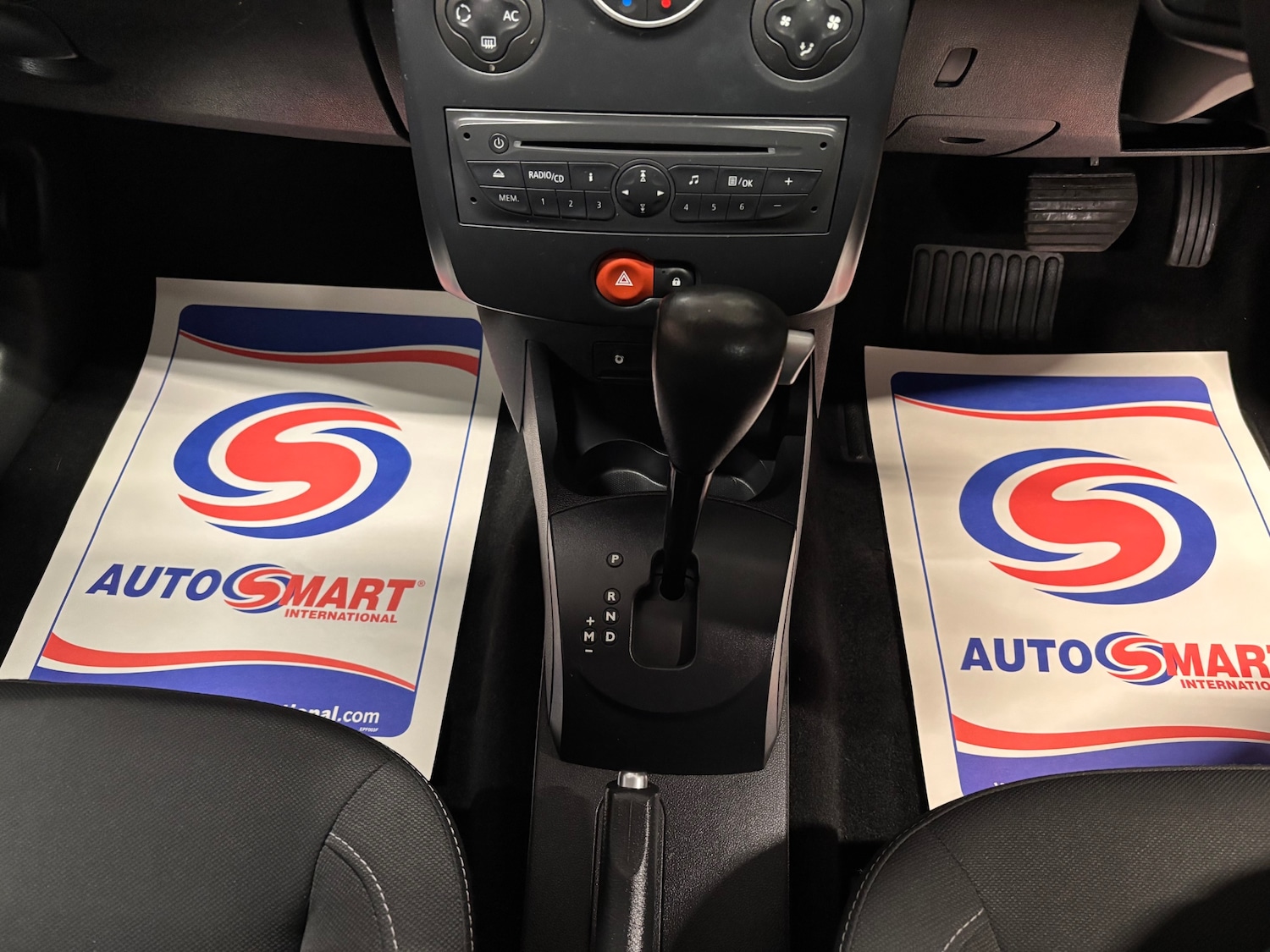 Used Renault Clio 2010 for sale - 77482247: Photo 50