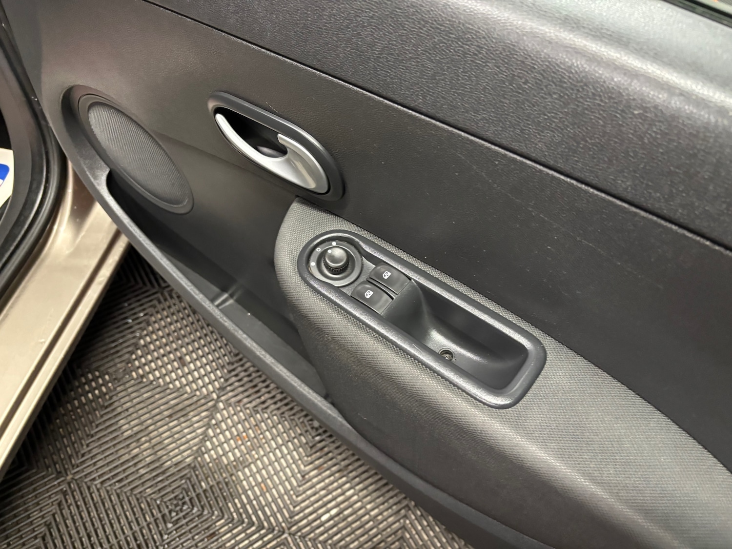 Used Renault Clio 2010 for sale - 77482247: Photo 54