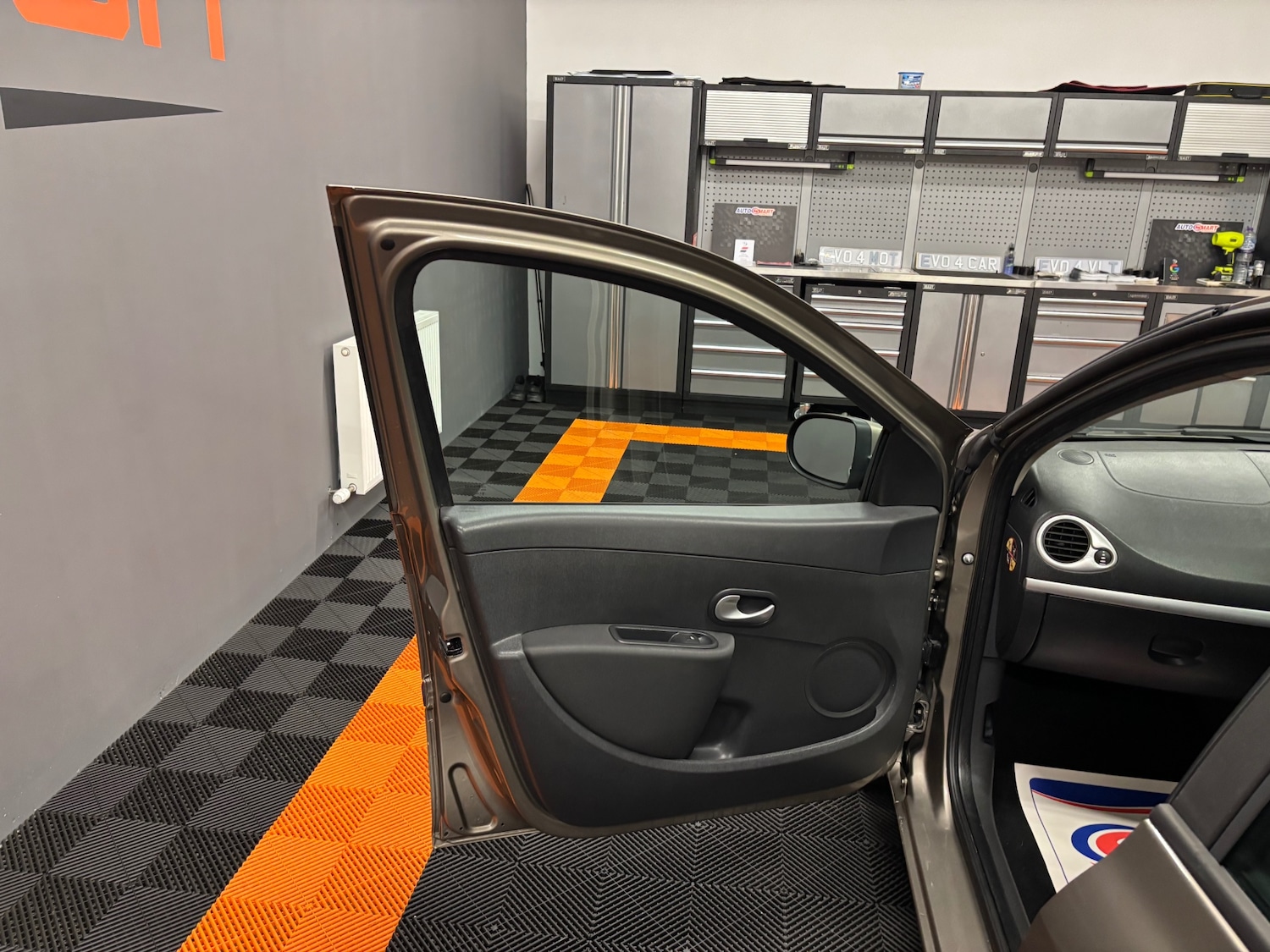 Used Renault Clio 2010 for sale - 77482247: Photo 56