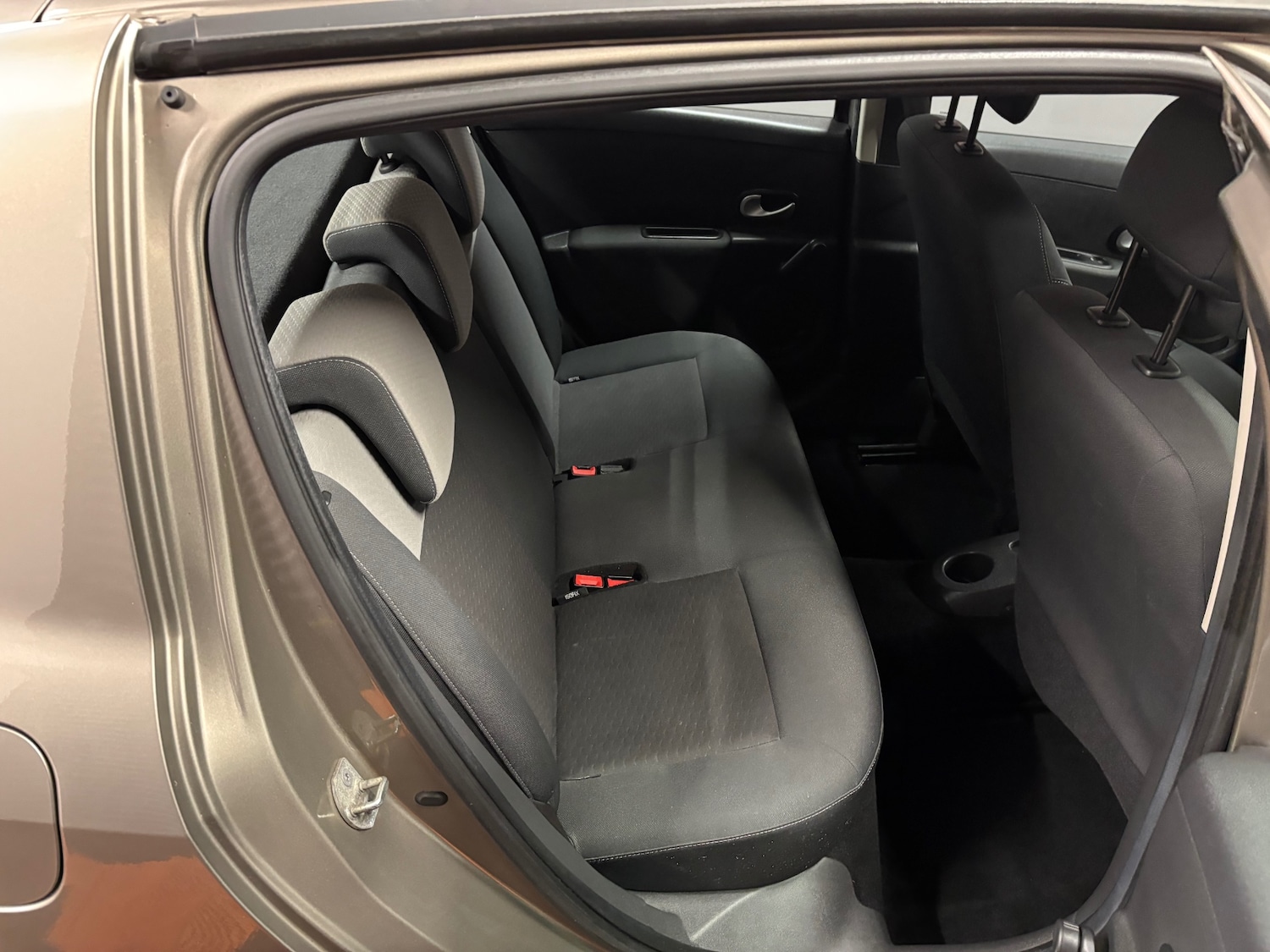 Used Renault Clio 2010 for sale - 77482247: Photo 63