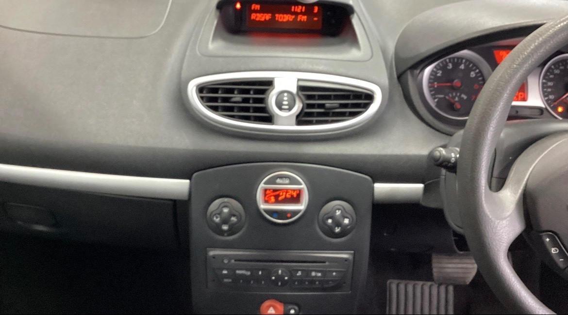 Used Renault Clio 2010 for sale - 77482247: Photo 7