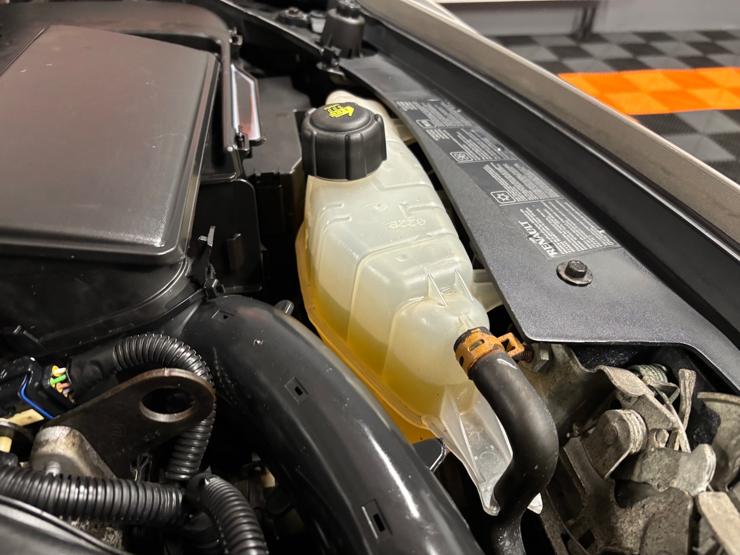 Used Renault Clio 2010 for sale - 77482247: Photo 78