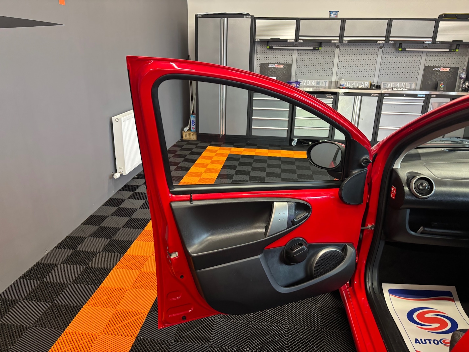 Used Toyota AYGO 2014 for sale - 76097022: Photo 54