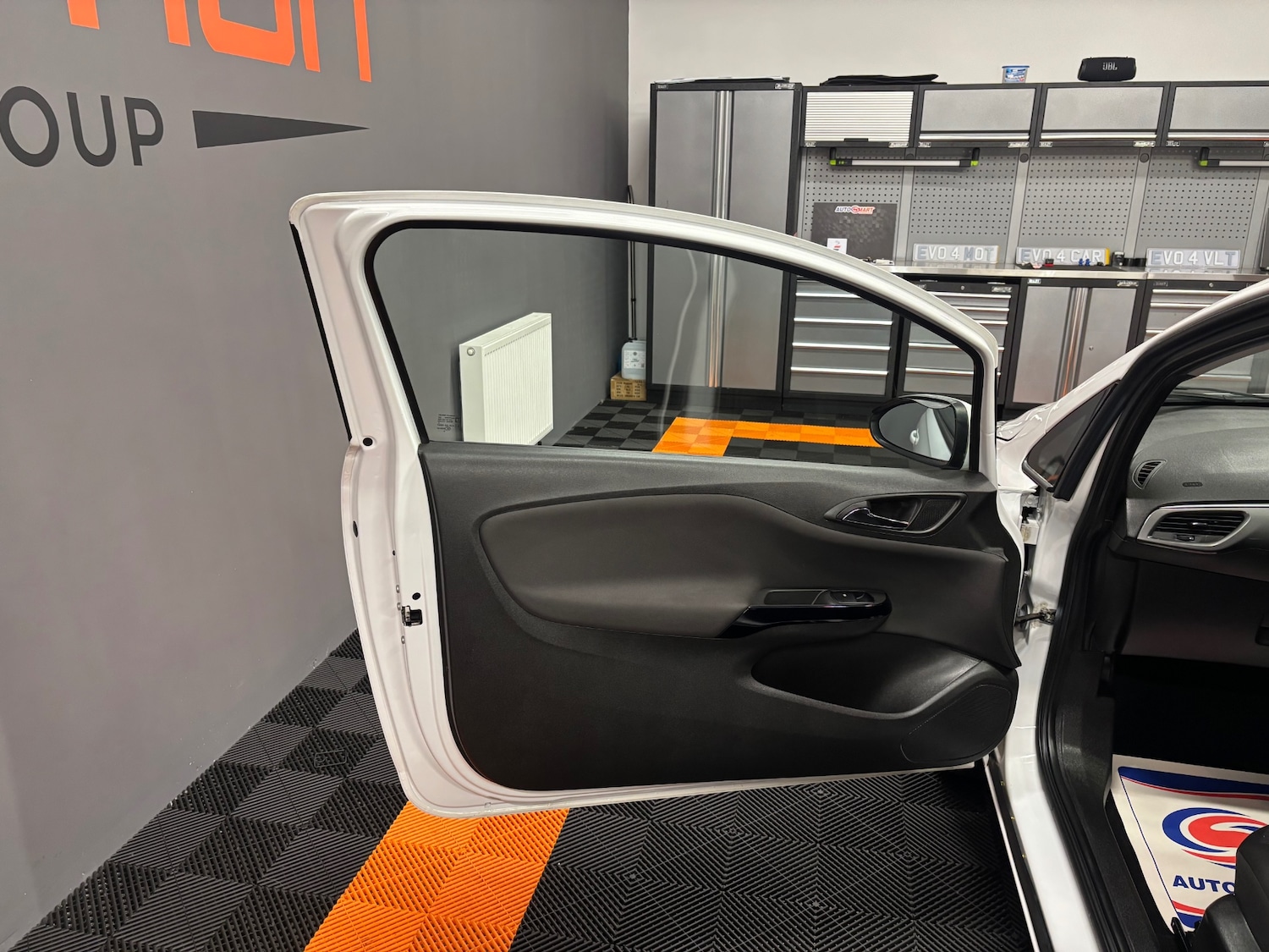 Used Vauxhall Corsa 2015 for sale - 76620640: Photo 60