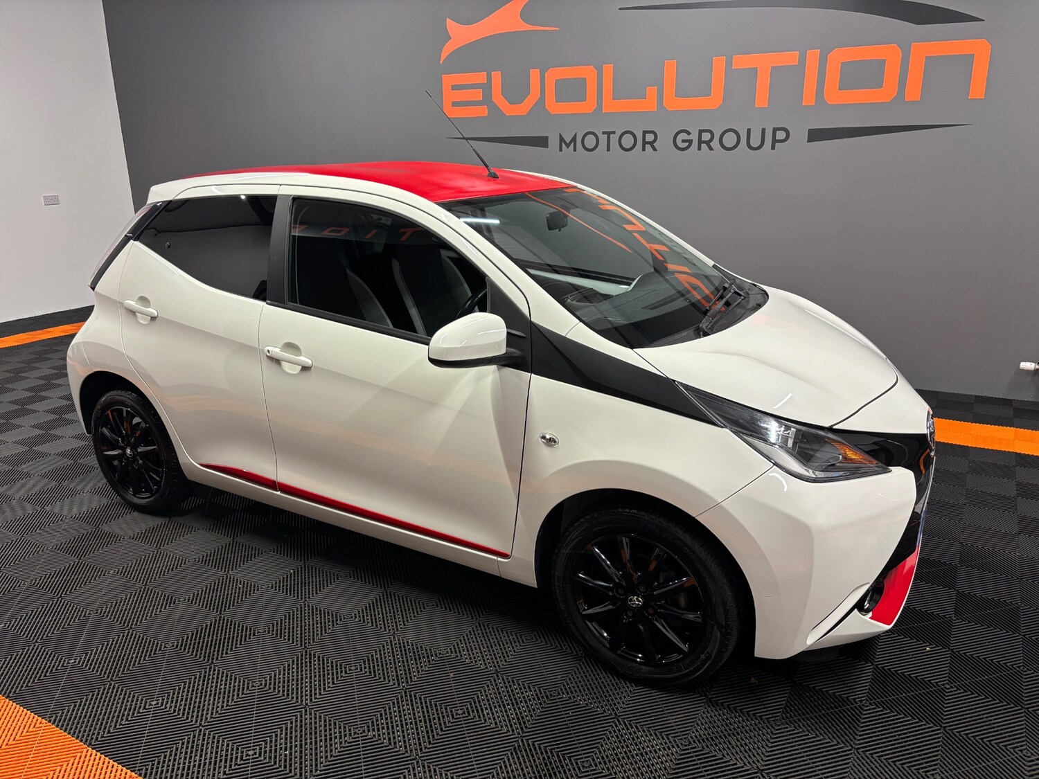 Used Toyota AYGO 2017 for sale - 75267820: Photo 10