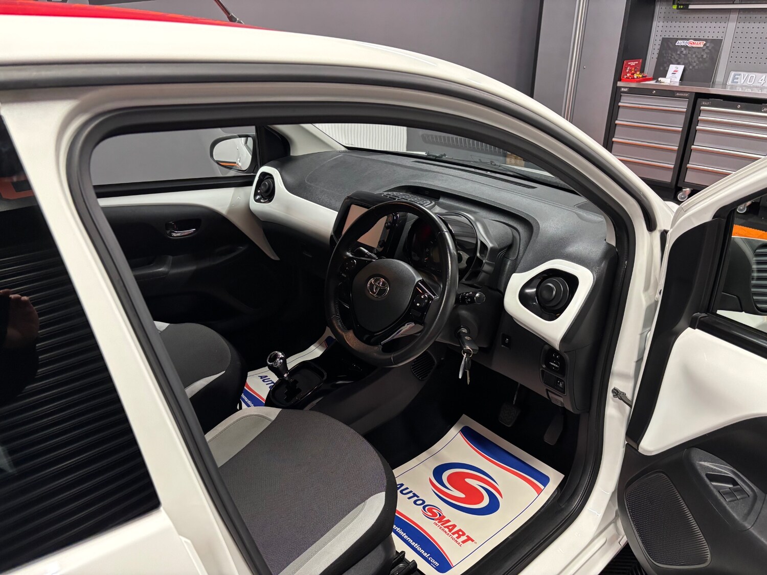 Used Toyota AYGO 2017 for sale - 75267820: Photo 36