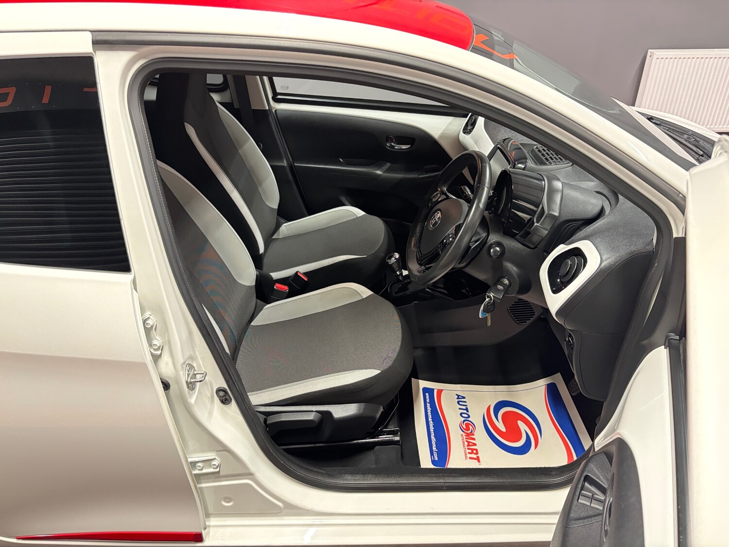 Used Toyota AYGO 2017 for sale - 75267820: Photo 37