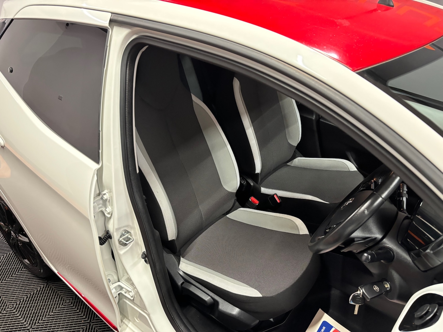 Used Toyota AYGO 2017 for sale - 75267820: Photo 38