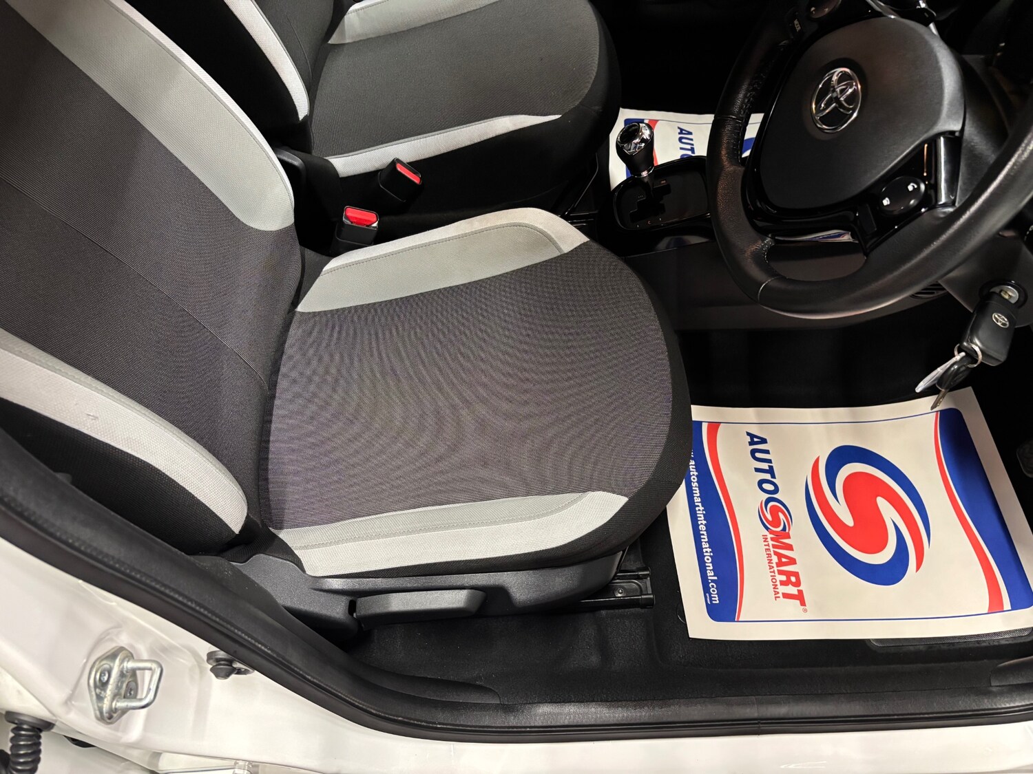 Used Toyota AYGO 2017 for sale - 75267820: Photo 39