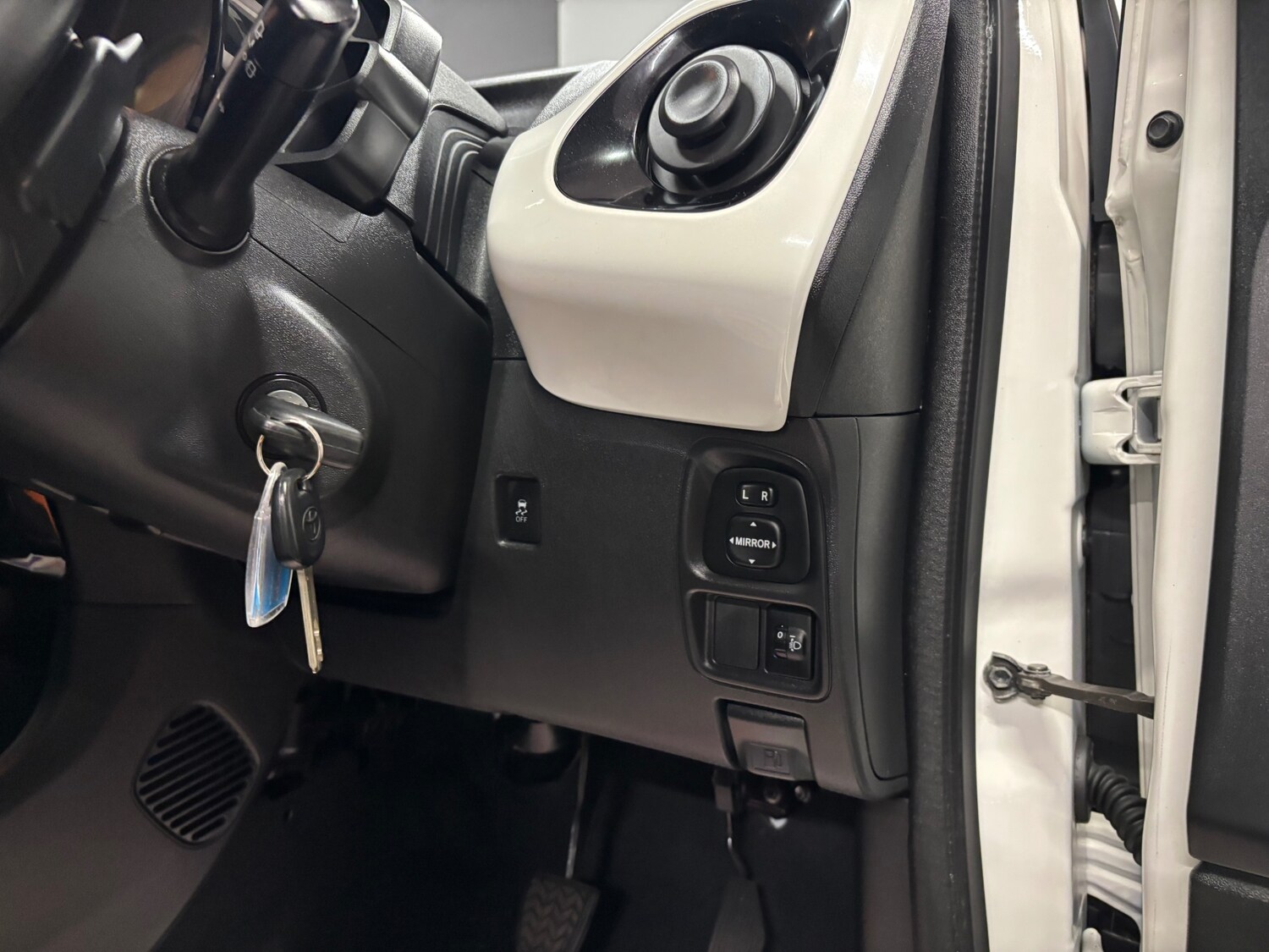 Used Toyota AYGO 2017 for sale - 75267820: Photo 40