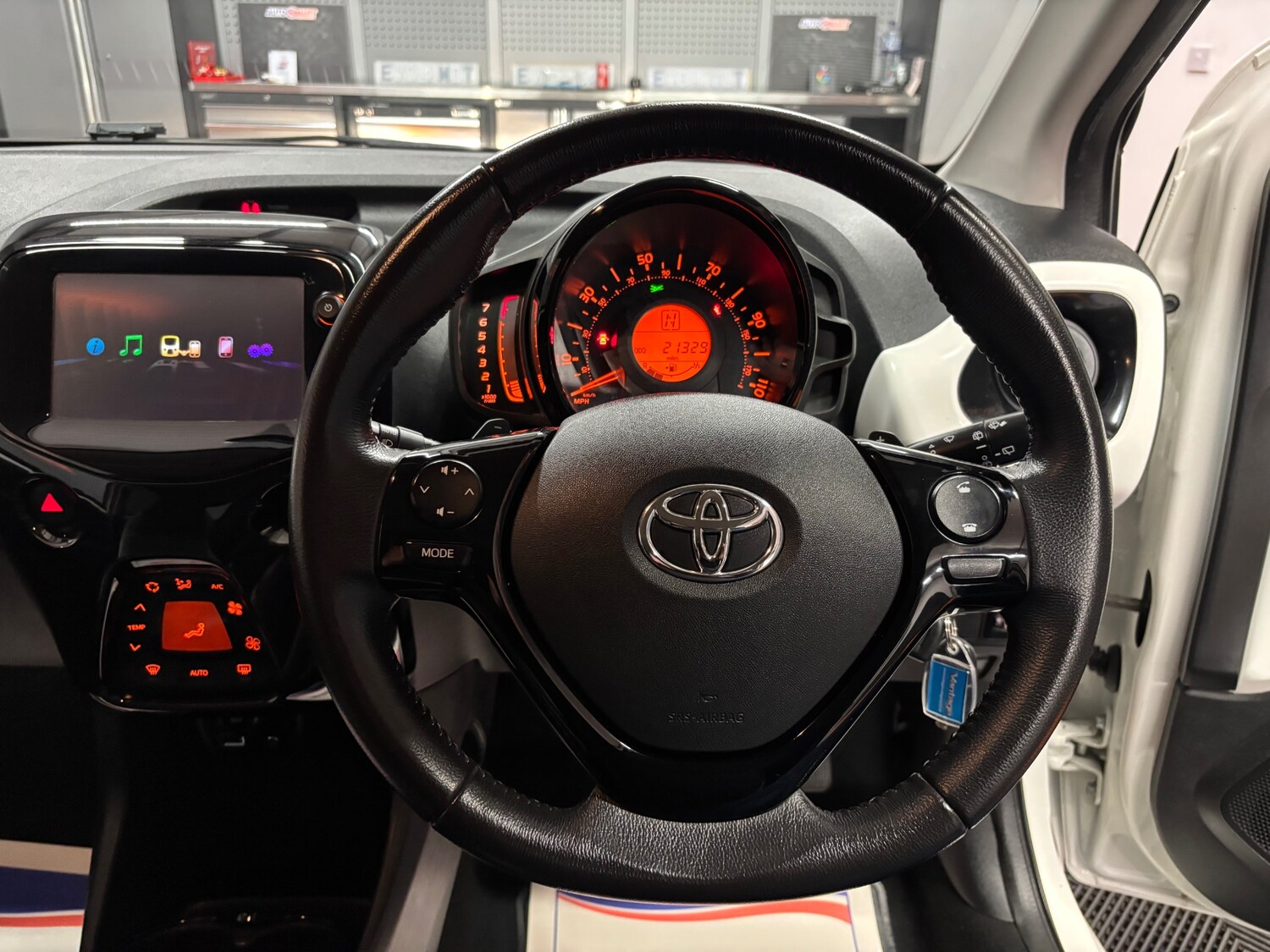 Used Toyota AYGO 2017 for sale - 75267820: Photo 41