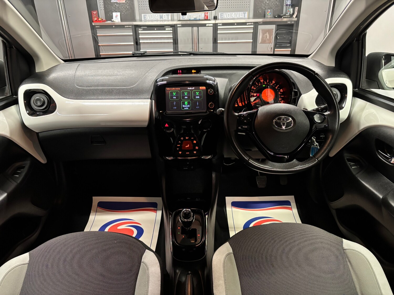 Used Toyota AYGO 2017 for sale - 75267820: Photo 51