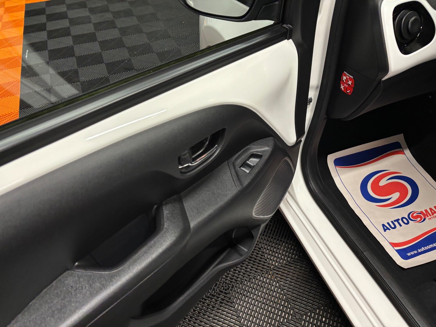 Used Toyota AYGO 2017 for sale - 75267820: Photo 61