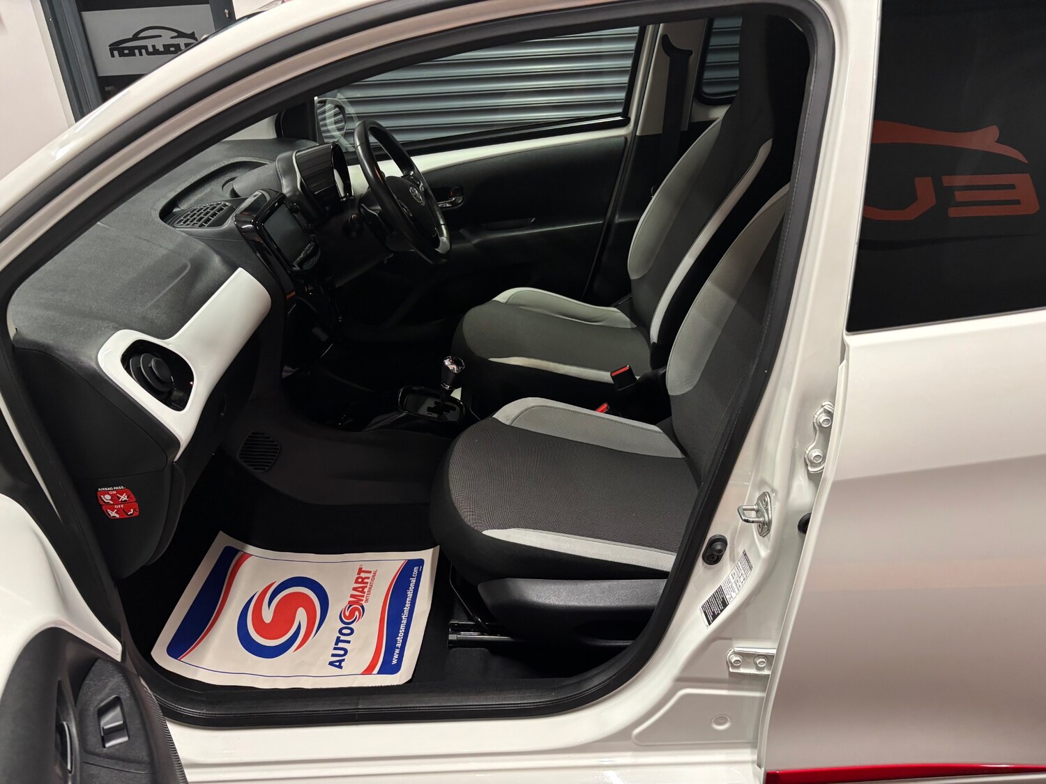 Used Toyota AYGO 2017 for sale - 75267820: Photo 62