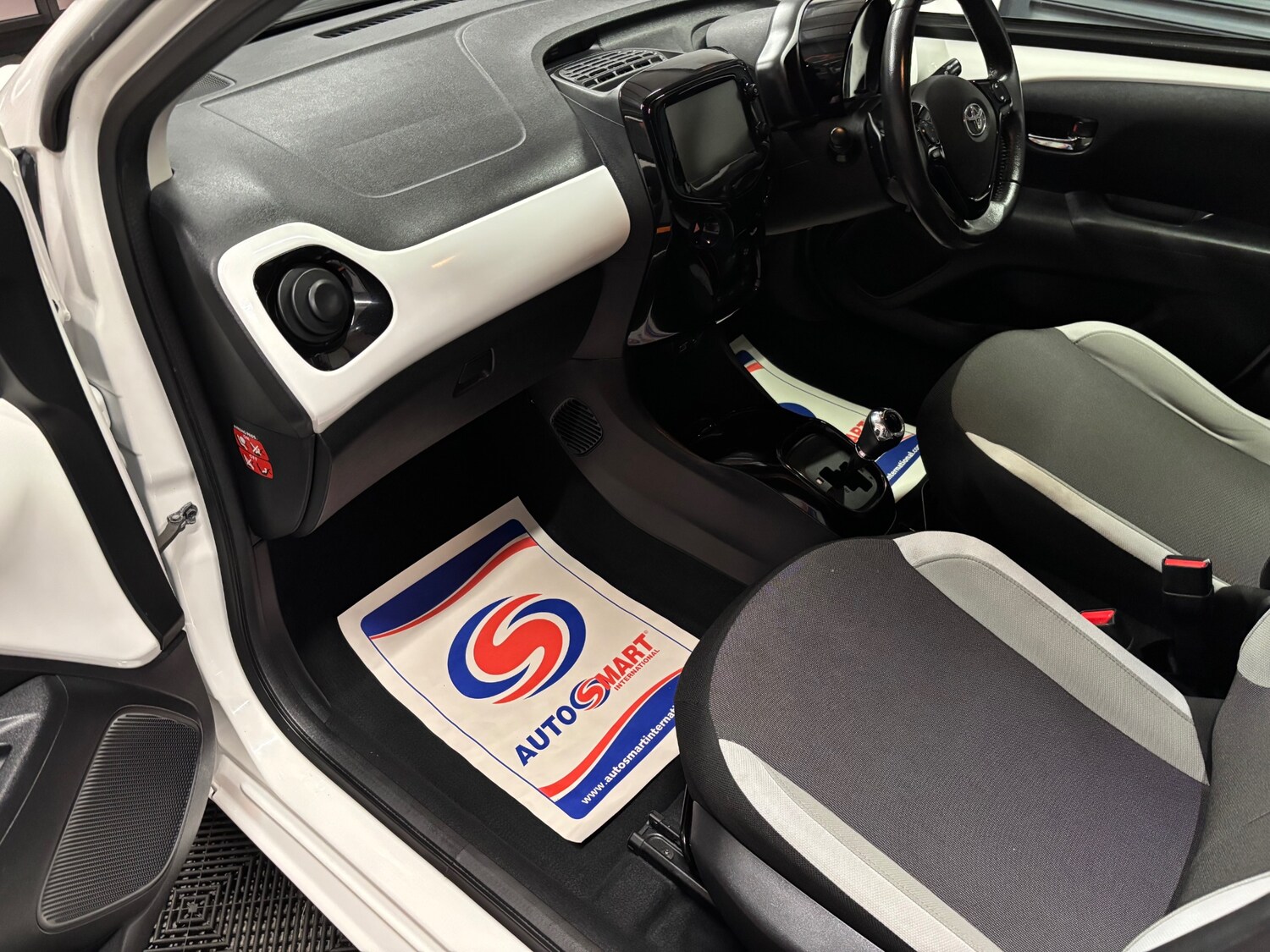 Used Toyota AYGO 2017 for sale - 75267820: Photo 63