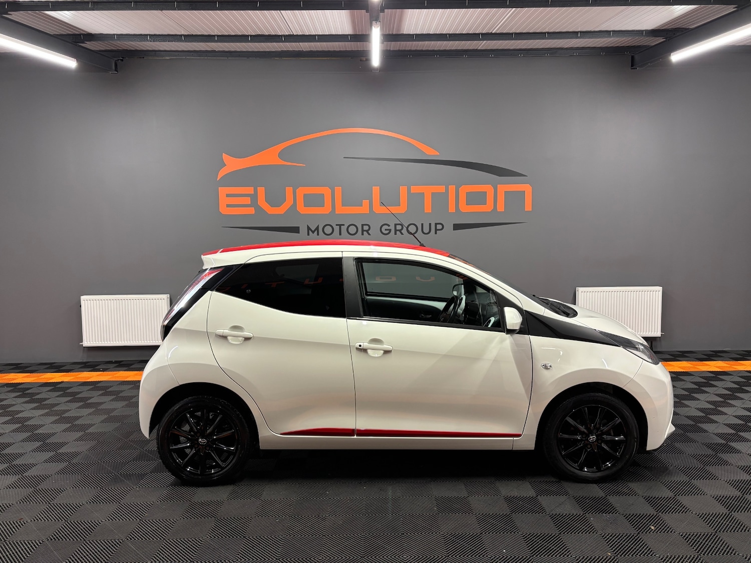 Used Toyota AYGO 2017 for sale - 75267820: Photo 8