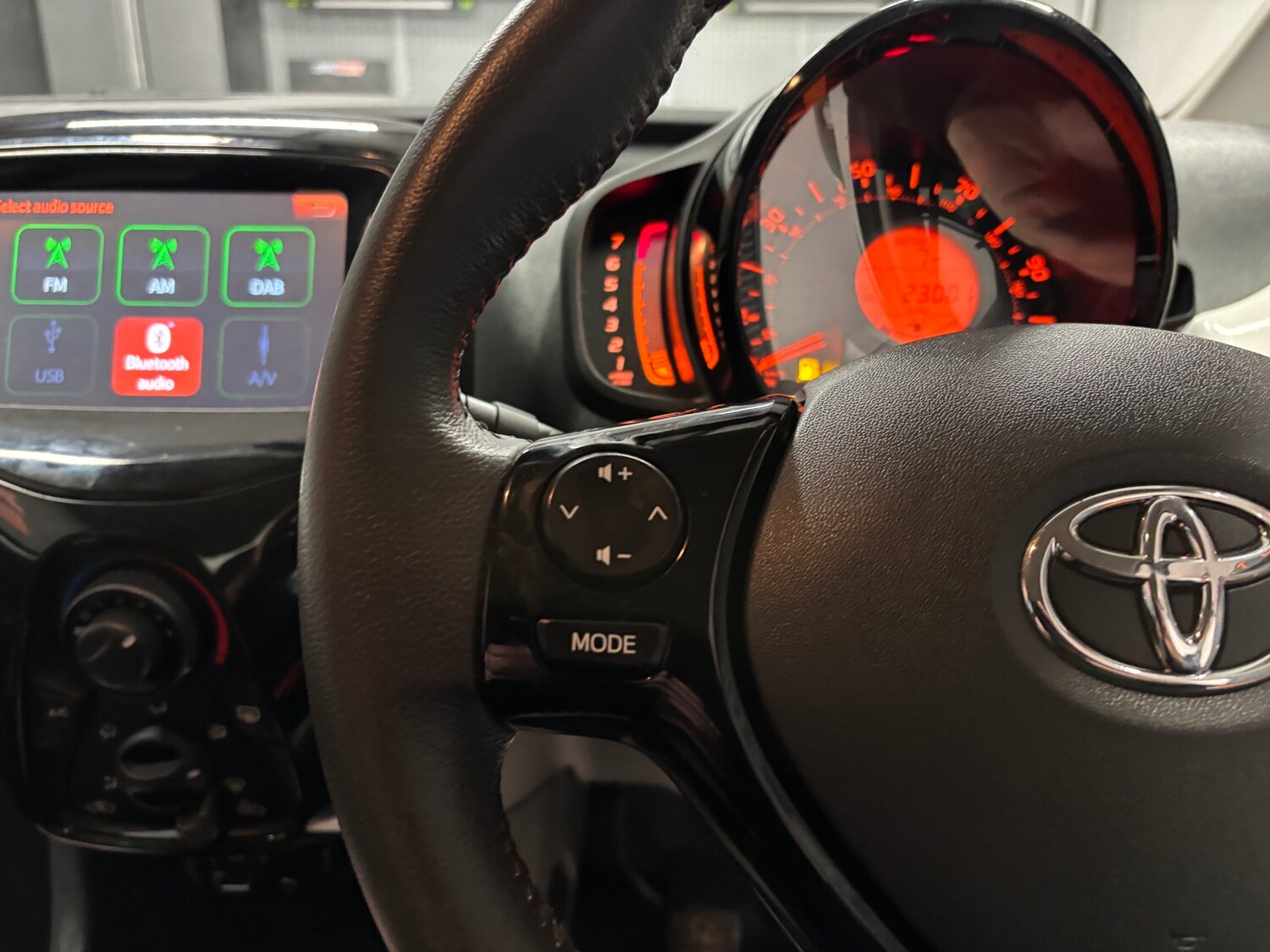 Used Toyota AYGO 2014 for sale - 76866594: Photo 37