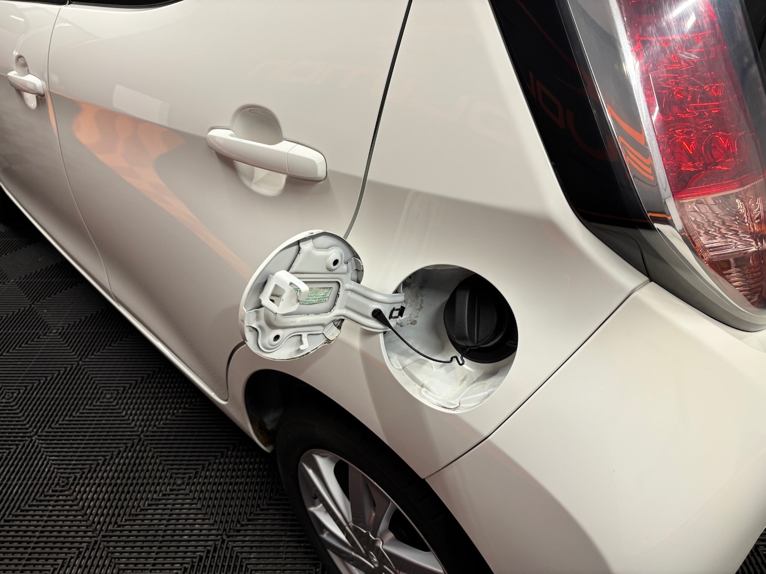 Used Toyota AYGO 2014 for sale - 76866594: Photo 64