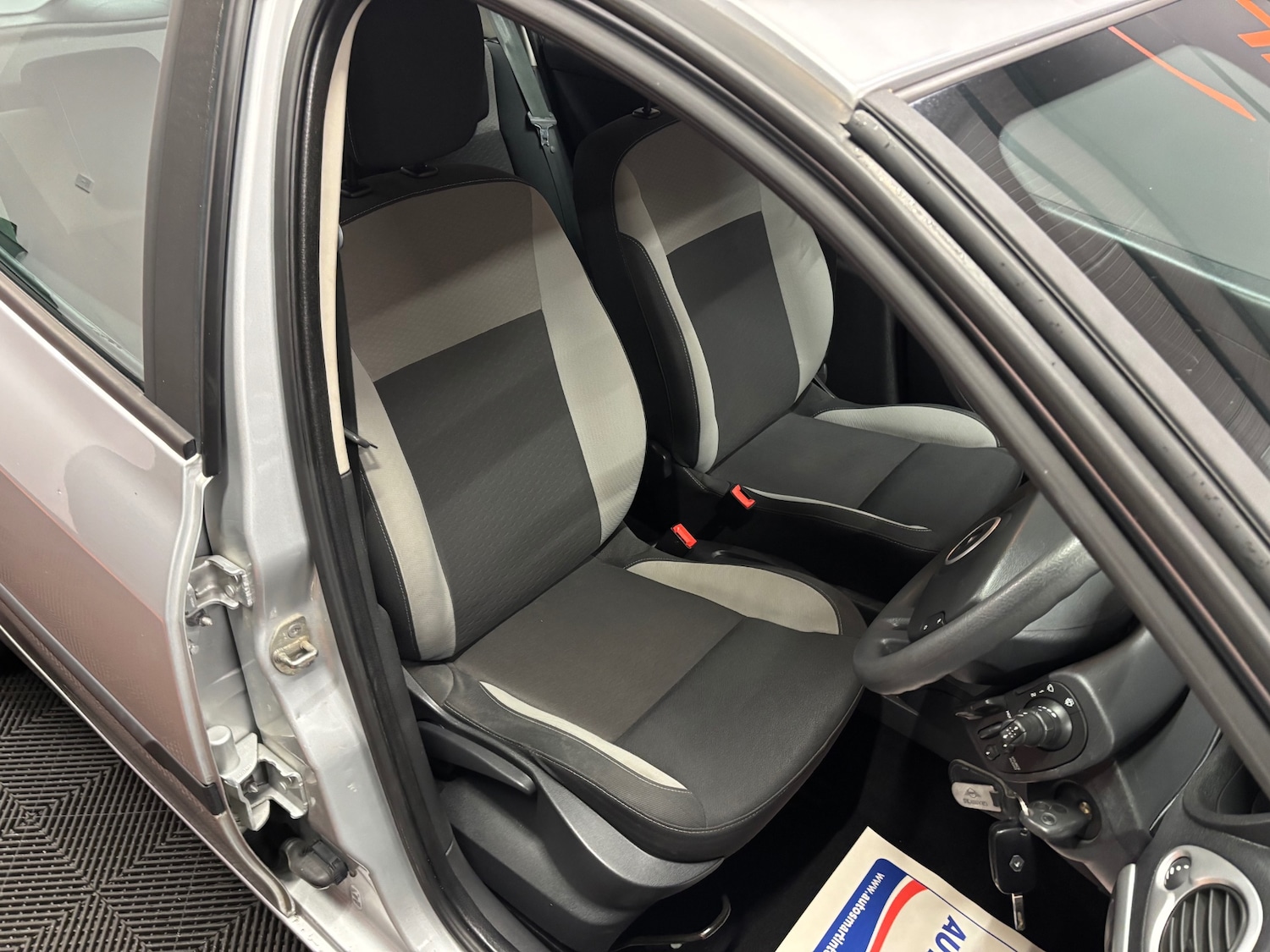 Used Renault Clio 2011 for sale - 77318402: Photo 40