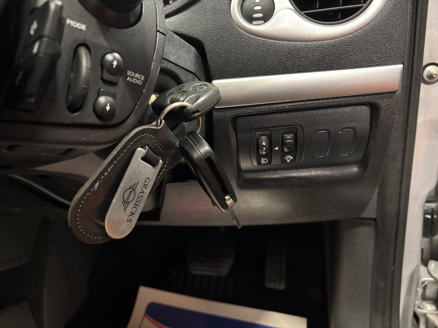 Used Renault Clio 2011 for sale - 77318402: Photo 42