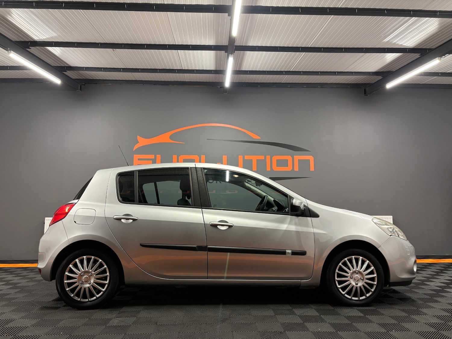 Used Renault Clio 2011 for sale - 77318402: Photo 5