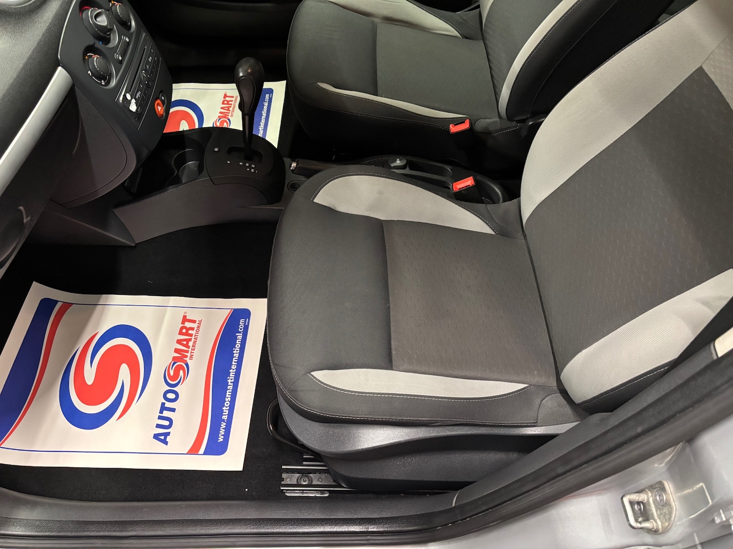 Used Renault Clio 2011 for sale - 77318402: Photo 57