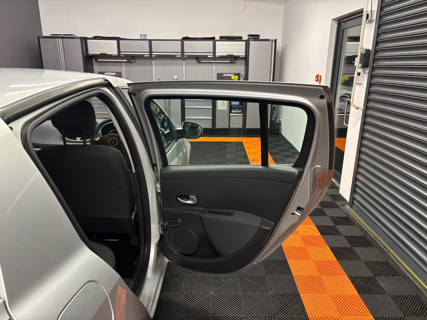 Used Renault Clio 2011 for sale - 77318402: Photo 64