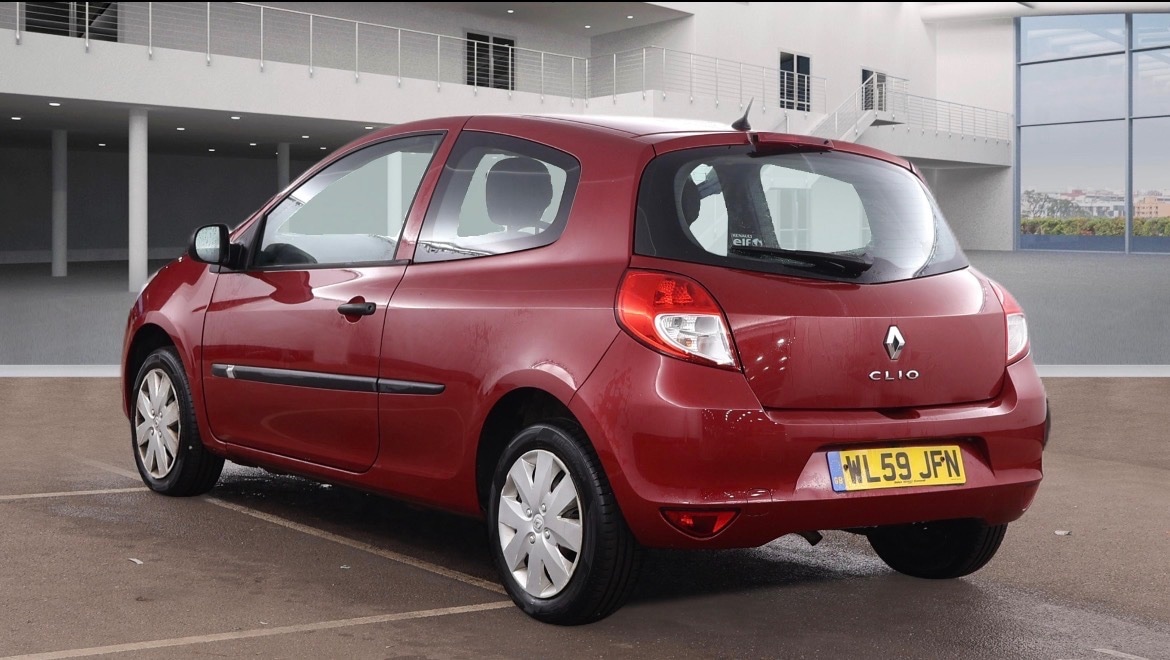 Used Renault Clio 2009 for sale - 77472802: Photo 2