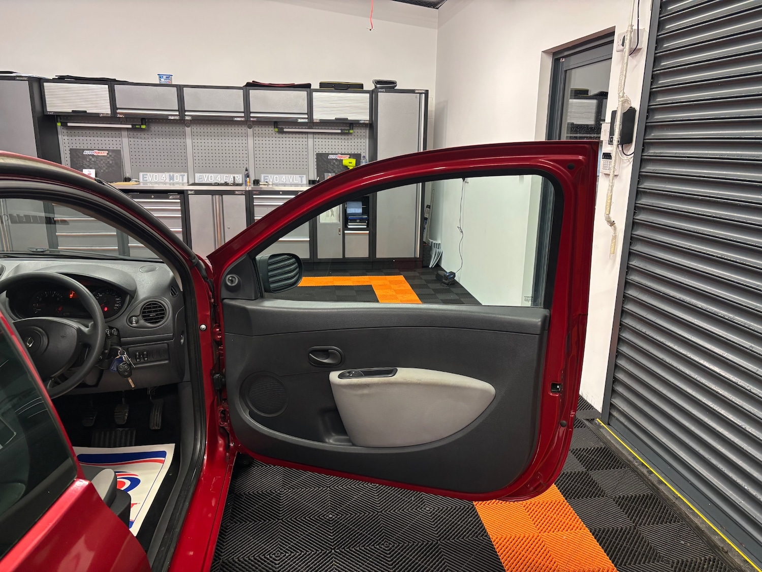 Used Renault Clio 2009 for sale - 77472802: Photo 40